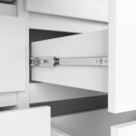 KOMODA K120 8SZ PK BIAŁA - obrazek 2