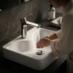 Umywalka nablatowa prostokątna AURA ceramiczna 47 cm Biała - obrazek 3